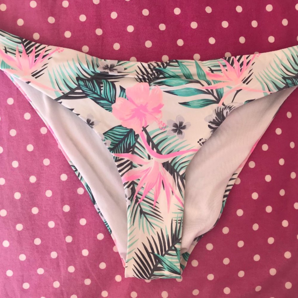 NWOT Tropical Bikini Bottom